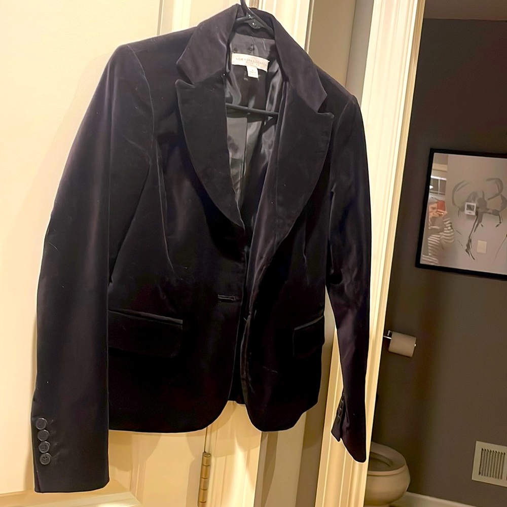 New York and Co velvet blazer, never Worn, no tags